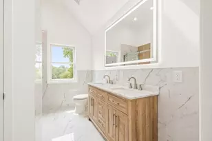 8 Maple St, Glenwood Landing, NY 11547 - Photo 18