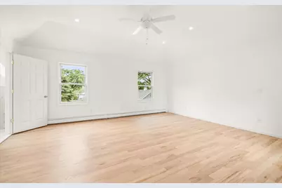 8 Maple Street, Glenwood Landing, NY 11547 - Photo 16