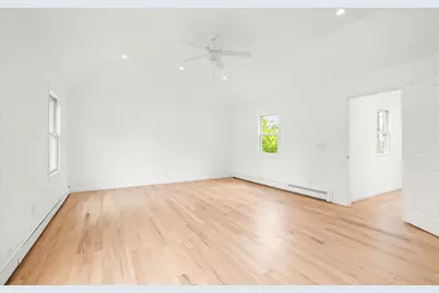 8 Maple Street, Glenwood Landing, NY 11547 - Photo 20