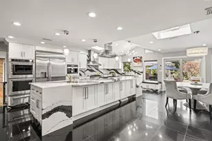 5 Glen Hill Ct, Dix Hills, NY 11746 - Photo 10