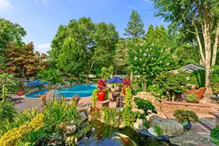 5 Glen Hill Ct, Dix Hills, NY 11746 - Photo 2