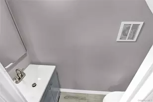 62-22 80th Rd, Glendale, NY 11385 - Photo 20