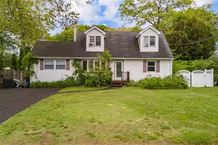 51 Joline Rd, Port Jefferson Station, NY 11776 - Photo 2