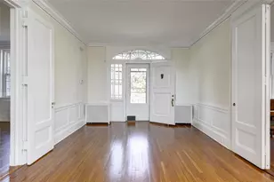 44 North Dr, Manhasset, NY 11030 - Photo 12