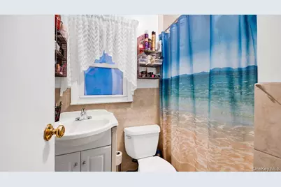 178 Crescent Place, Yonkers, NY 10704 - Photo 12