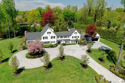 30 Bonnie Heights Road, Manhasset, NY 11030 - Photo 2