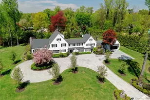 30 Bonnie Heights Rd, Manhasset, NY 11030 - Photo 2