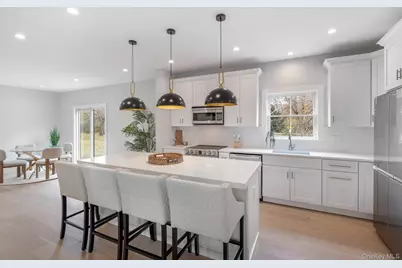 9 Fanning Avenue, Hampton Bays, NY 11946 - Photo 6