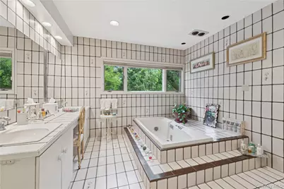 1302 Azure Place, Hewlett, NY 11557 - Photo 18