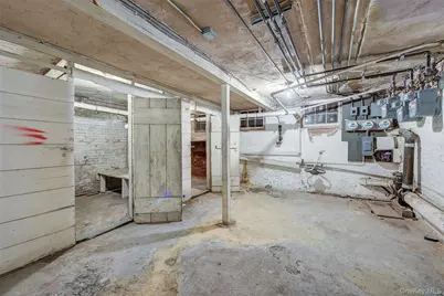 25-35 Crescent Street, Astoria, NY 11102 - Photo 32