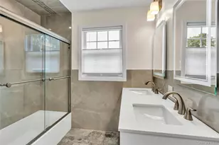 20 Robert Rd, Glen Cove, NY 11542 - Photo 16