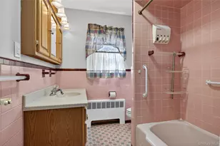 8 Crestwood Dr, Huntington Station, NY 11746 - Photo 14