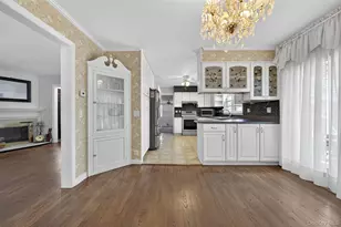 8 Crestwood Dr, Huntington Station, NY 11746 - Photo 8