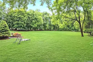 1 Breeze Hill Rd, Northport, NY 11768 - Photo 12