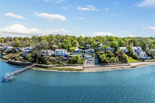 14 Shore Cliff Pl, Great Neck, NY 11023 - Photo 2