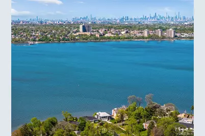 14 Shorecliff Place, Great Neck, NY 11023 - Photo 16