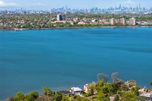 14 Shore Cliff Pl, Great Neck, NY 11023 - Photo 16