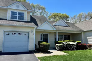 1403 Pebble Beach Path, Riverhead, NY 11901 - Photo 2