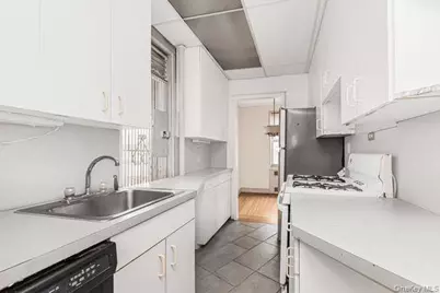 2600 Henry Hudson Parkway #5D, Bronx, NY 10463 - Photo 4