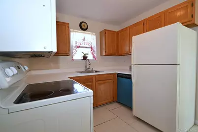 72 Old Farm Road, Riverhead, NY 11901 - Photo 6