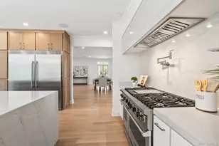 10 Threepence Dr, Melville, NY 11747 - Photo 16