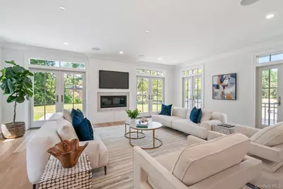 10 Threepence Drive, Melville, NY 11747 - Photo 6