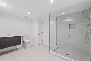 10 Threepence Dr, Melville, NY 11747 - Photo 38