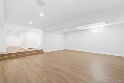 10 Threepence Drive, Melville, NY 11747 - Photo 36