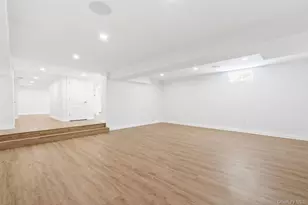 10 Threepence Dr, Melville, NY 11747 - Photo 36