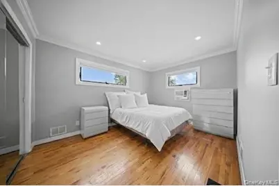 21 Peter Lane, Plainview, NY 11803 - Photo 12