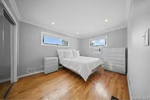 21 Peter Ln, Plainview, NY 11803 - Photo 12