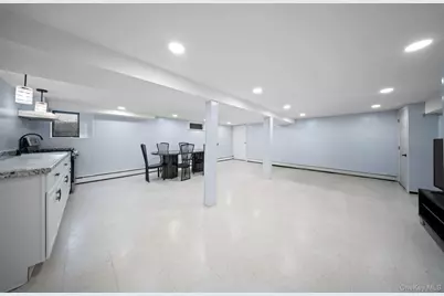 21 Peter Lane, Plainview, NY 11803 - Photo 18