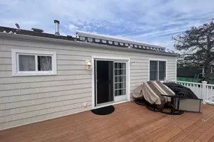 36 Shore Dr W, Copiague, NY 11726 - Photo 10