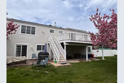 36 Shore Drive W, Copiague, NY 11726 - Photo 28