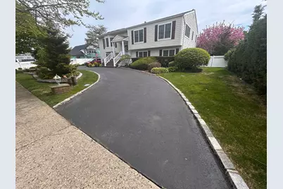 36 Shore Drive W, Copiague, NY 11726 - Photo 2