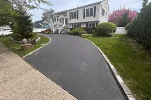 36 Shore Dr W, Copiague, NY 11726 - Photo 2