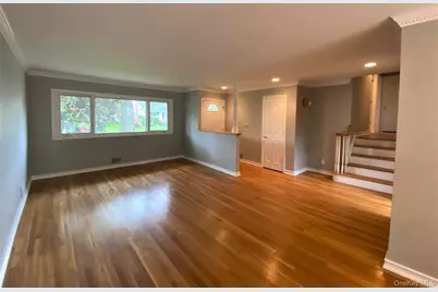 23 Duncan Lane, Huntington, NY 11743 - Photo 2