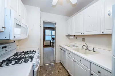 1841 Central Park Avenue #8E, Yonkers, NY 10710 - Photo 2