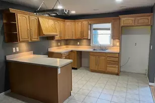 38 Hallock Ave, Smithtown, NY 11787 - Photo 8