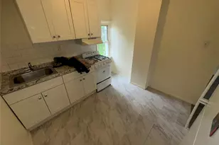 149 Washburn Ave, Freeport, NY 11520 - Photo 8