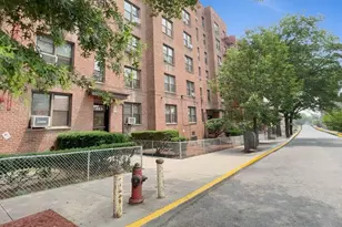 745 E 231st St, Bronx, NY 10466 - Photo 2