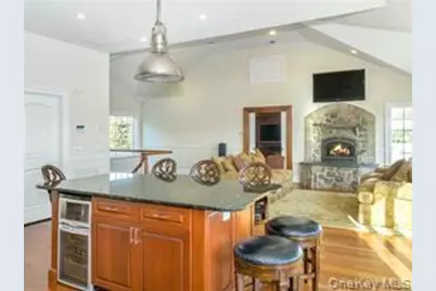 510 Shore Drive, Oakdale, NY 11769 - Photo 14