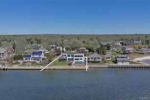 24 Laura Lee Dr, Center Moriches, NY 11934 - Photo 2