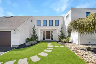 24 Laura Lee Dr, Center Moriches, NY 11934 - Photo 4