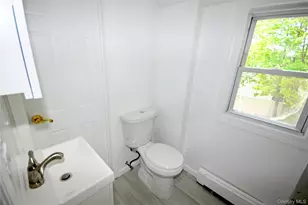 2198 Willow St, Wantagh, NY 11793 - Photo 38