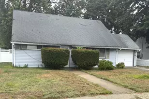 3157 Brixton Ln, Levittown, NY 11756 - Photo 2