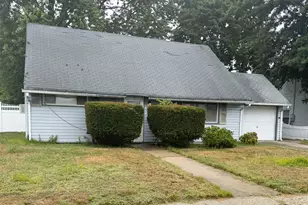 3157 Brixton Ln, Levittown, NY 11756 - Photo 4