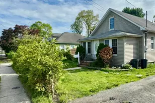 519 Sweezy Ave, Riverhead, NY 11901 - Photo 14