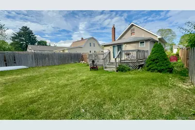 519 Sweezy Avenue, Riverhead, NY 11901 - Photo 6