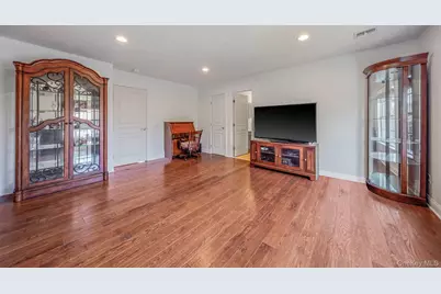 29 Pinehurst Drive, Mount Sinai, NY 11766 - Photo 32